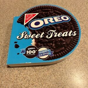 vintage Oreo Sweet Treats Cookbook